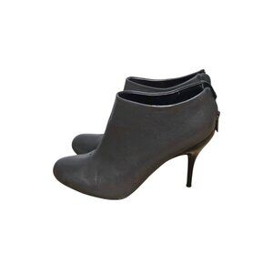 Kenneth Cole Reaction Booties Size 9M Gray Leather Ankle Boots Red RXN Sole
